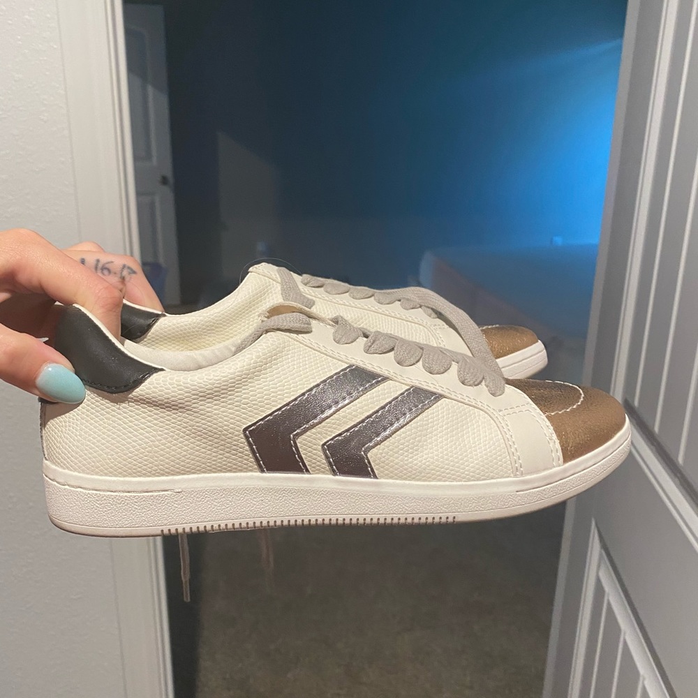 Dolce Vita Sneakers